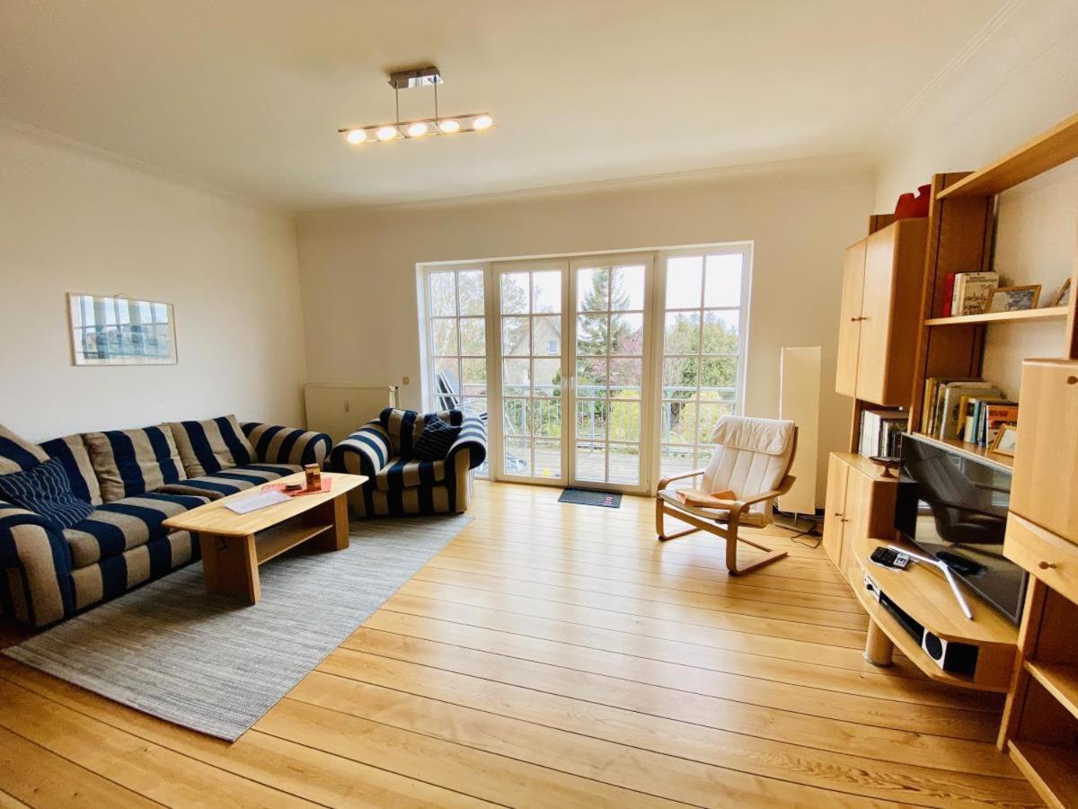 Apartment La *